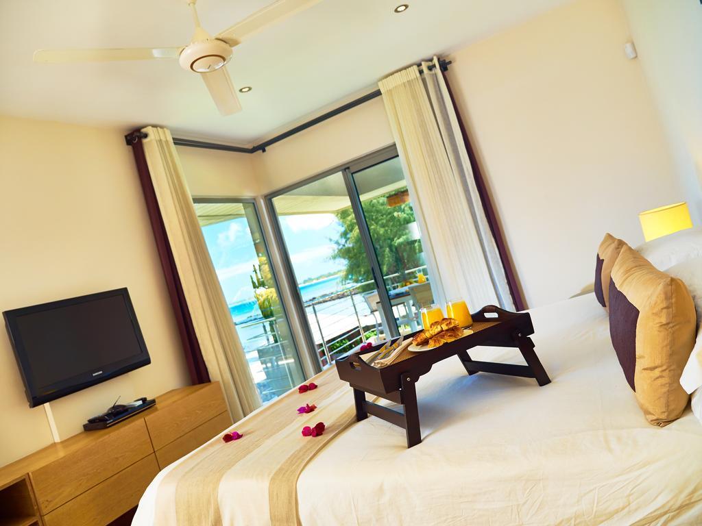 Bon Azur Beachfront Suites & Penthouses With Lov Trou-aux-Biches Exterior foto