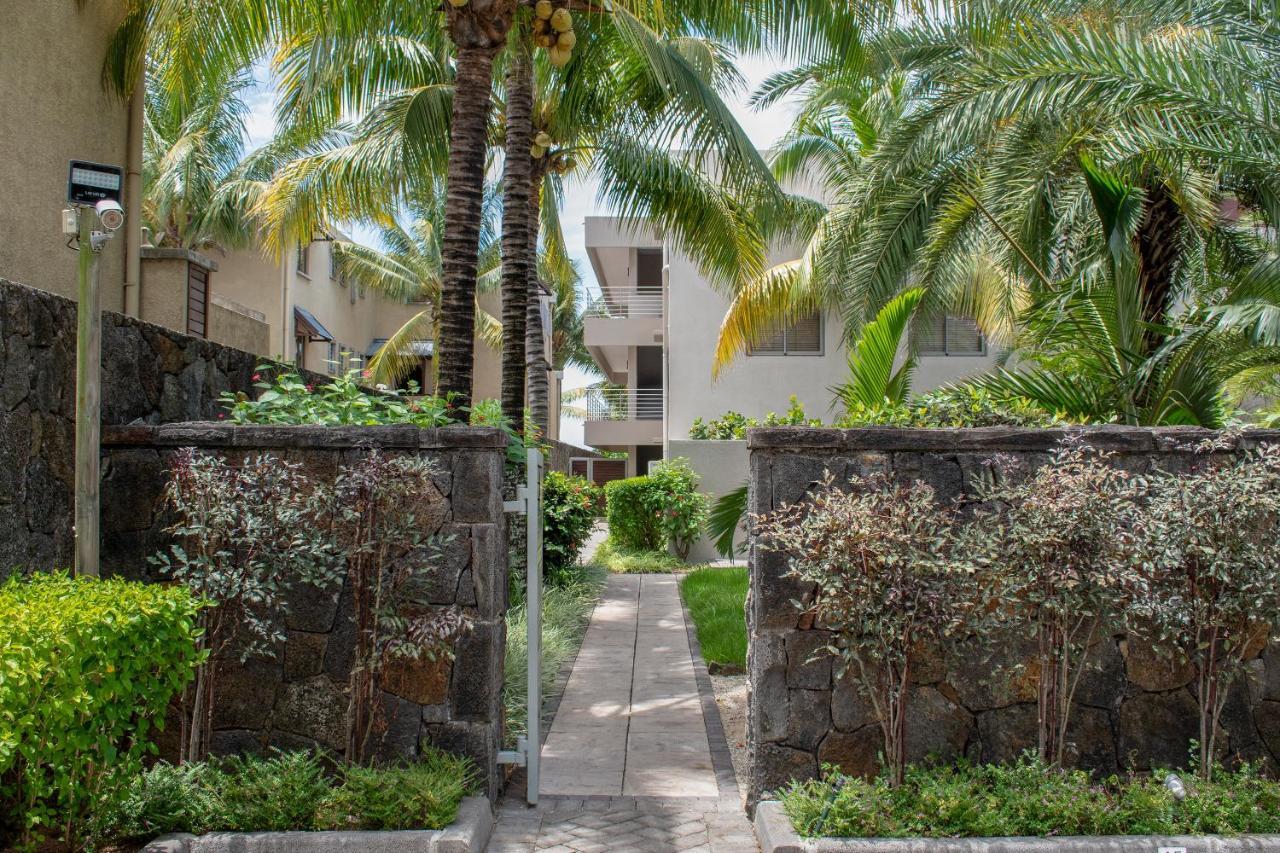 Bon Azur Beachfront Suites & Penthouses With Lov Trou-aux-Biches Exterior foto