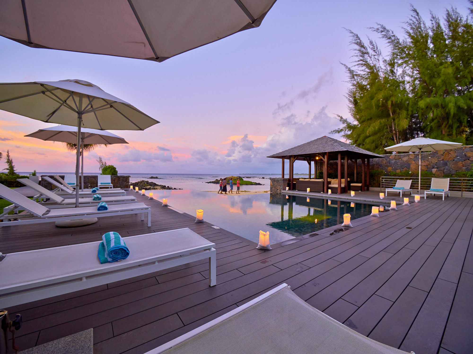 Bon Azur Beachfront Suites & Penthouses With Lov Trou-aux-Biches Exterior foto