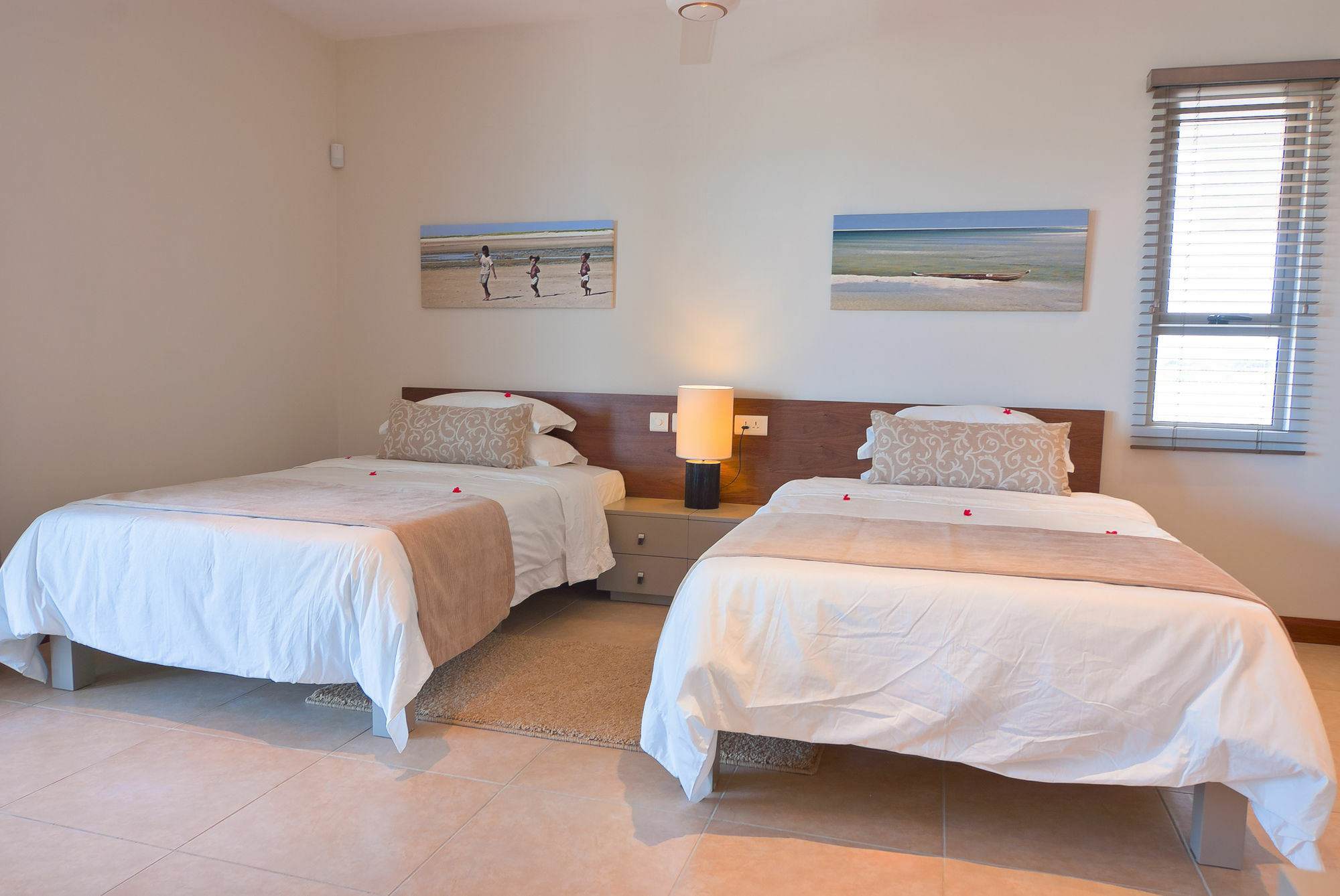 Bon Azur Beachfront Suites & Penthouses With Lov Trou-aux-Biches Exterior foto